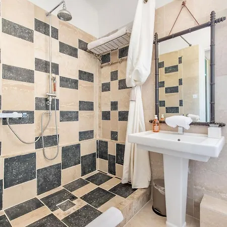 Bed and Breakfast Chambres D'hotes Astoria 3*